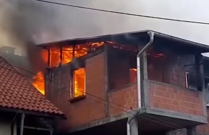 Veliki požar u Novom Pazaru (VIDEO)