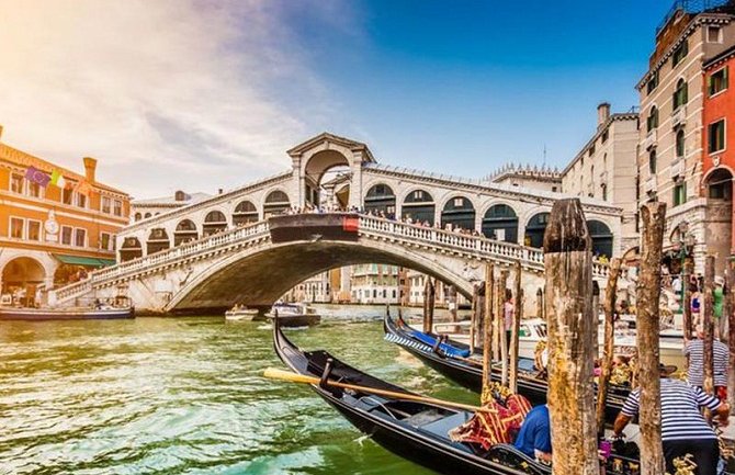 Venecija uvodi taksu za turiste od 2,50 do 10 eura po osobi