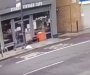 Kakva sreća: Čovjek prošao pored zgrade sekund prije nego što se srušila (VIDEO)