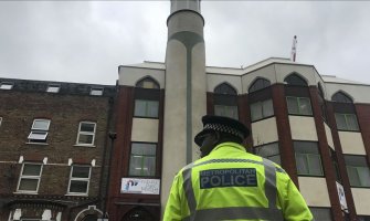 Incident u Londonu: Policija ušla u džamiju kako bi uhvatila osumnjičene