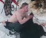 Užas na Aljasci: Ubili medvjedicu sa mladuncima i slikali se, nijesu slutili da ih snima kamera (VIDEO)