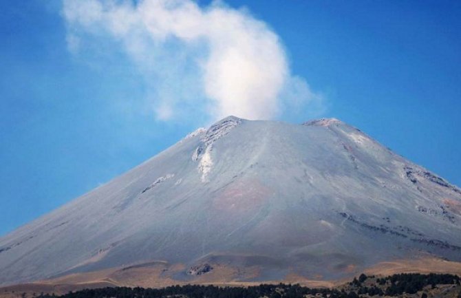 Proradio vulkan Popokatepetl u Meksiku: Izbacuje velike količine pepela i lave