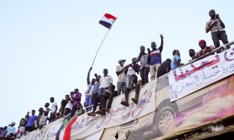 Sudan: Vojska uhapsila predsjednika i više od 100 lidera vladajuće partije (VIDEO)