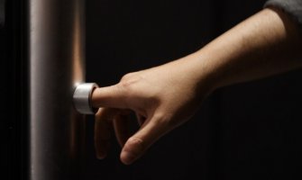 U Švedskoj napravljen čip za prst koji će zamijeniti plaćanje karticom,otvaranje zgrade...