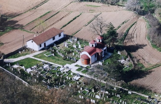 KiM: Obijena i opljačkana crkva Sv. Paraskeve u Vučitrnu