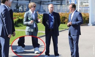 Udobnost na prvom mjestu: Putin na putu u patikama