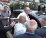 Incident ispred Skupštine Srbije: Šešelj vrijeđao Obradovića, od vozača tražio da zgazi poslanike (VIDEO)