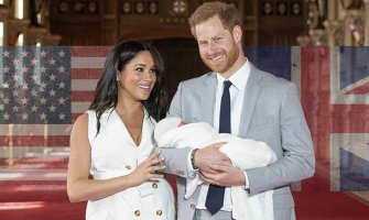 Stigla nova fotografija kraljevske bebe: Na koga vam liči mali Arči? (FOTO)