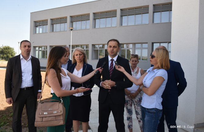 Šehović: Završena škola u Golubovcima vrijedna 4,5 miliona €, planirano još 10 škola i vrtića u Glavnom gradu