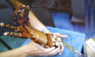 Studenti Mašinskog fakulteta napravili model ljudske ruke (VIDEO)