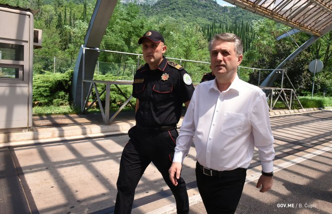 Nuhodžić: Pitao sam turiste, rekli su mi da su naši granični policajci profesionalni i ljubazni