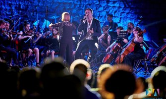 Sergej Ćetković sa orkestrom mladih talenata sinoć na KotorArtu (FOTO)