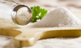 Prekomjerni unos soli ubrzava proces debljanja