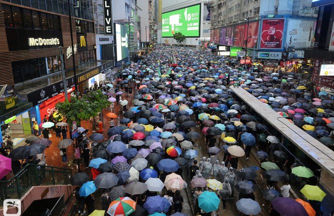 Na protestu u Hongkongu 1,7 miliona ljudi