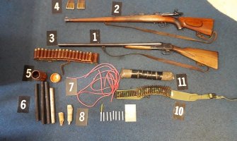 Pretresi na 2 lokacije u Danilovgradu: Oduzeto oružje, municija i eksploziv
