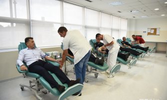 Humanost na djelu: Akcija dobrovoljnog davanja krvi službenika MUP-a i Uprave policije