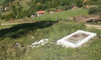 Bijelo Polje: Porušen nadgrobni spomenik u selu Kradenik