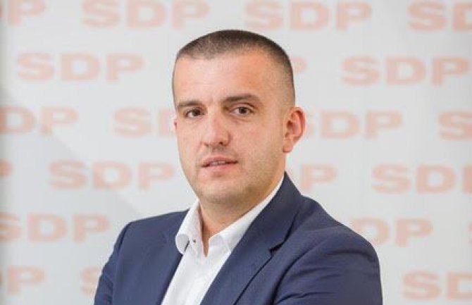 SDP: Smjena ili ostavka Hrapovića zbog najave odlaska ljekara