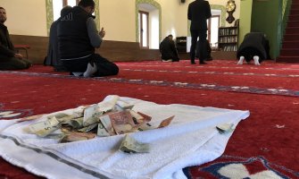 U džamijama u CG prikupljana pomoć za ugrožene nakon zemljotresa u Albaniji
