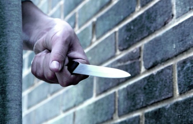Pokušaj ubistva u PG: Muškarac ranjen nožem, uhapšen osumnjičeni