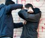Novo vršnjačko nasilje u Srbiji: Trojica na jednog, šakom u glavu ga obaraju na pod