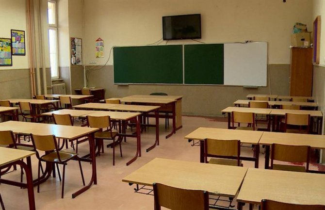 Ministarstvo prosvjete: Prijetnje školama bile lažne, nastava sjutra redovna