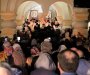 Hiljade pravoslavnih hrišćana u crkvama obilježili Uskrs, uprkos koroni(FOTO)
