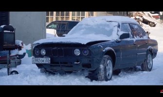 Ruski eksperiment: Zaledili BMW pa nakon par mjeseci pokušali da ga upale
