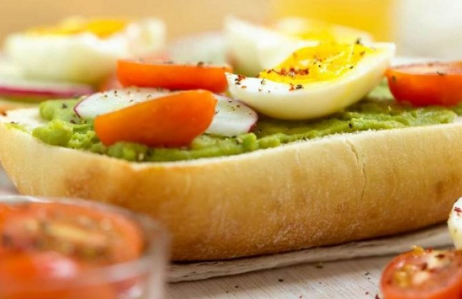 Zdrav sendvič sa jajima napravite za samo deset minuta