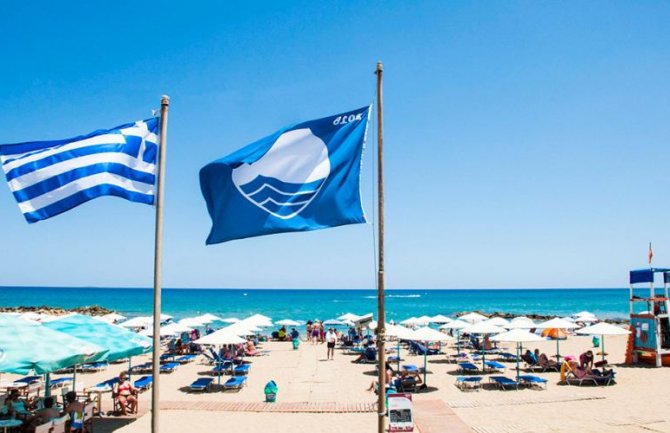 Gotovo 500 plaža u Grčkoj dobilo plavu zastavicu, na Halkidiju dodijeljene 94 