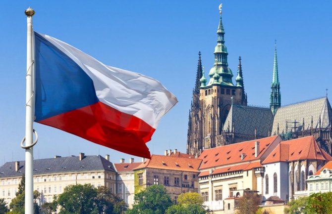Tuča i uvrede u češkom parlamentu uslijed rasprave o mjerama protiv pandemije (VIDEO)