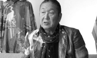 Preminuo japanski dizajner koji je oblačio Bouvija