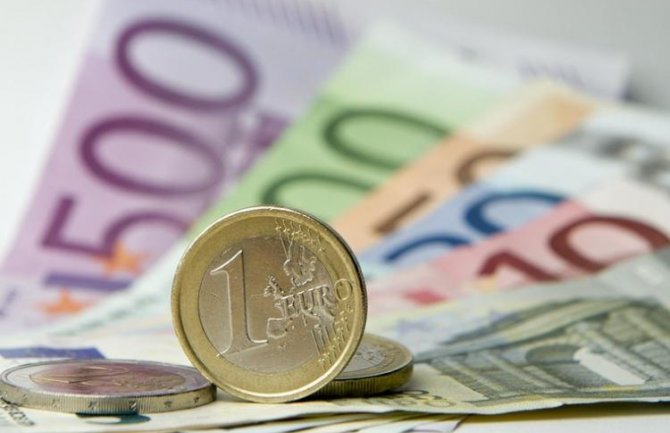 Kredite vraća 180 hiljada građana, ukupno duguju 1,6 milijardi eura