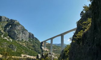 Most Moračica imaće dekorativnu rasvjetu