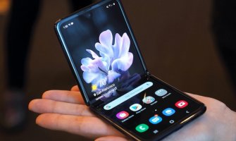 Kompanija Samsung priprema prvi preklopni telefon 