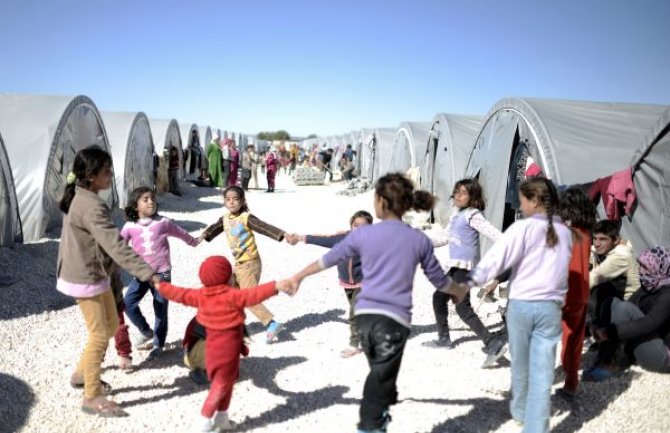 UNHCR: Polovina djece izbjeglica u svijetu ne ide u školu, hitno preduzeti mjere