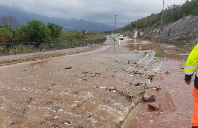 Padavine u Tivtu izazvale probleme građanima