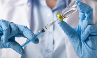 Oksfordska vakcina za čitav svijet: Tri do četri dolara po dozi garantuje da će svi moći da je priušte