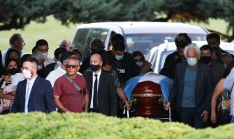 Maradona sahranjen na privatnoj ceremoniji u krugu porodice i najbližih prijatelja