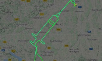 Njemačka: Pilot na nebu iscrtao špric kao podsjećanje na vakcinaciju protv korone