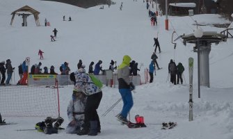 Otvorena turistička sezona i na Žabljaku: Na Savinom kuku snijeg od jednog metra
