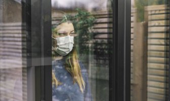 Ispovijest žene koja godinu dana boluje od korona virusa: Iskusila sam oko 100 simptoma, ne vjerujem da će virus ikada prestati da divlja u mom tijelu