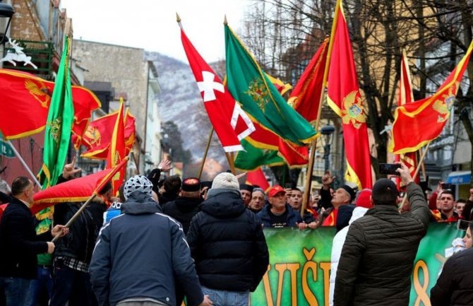 PKS: Čelnici opozicije da izađu na proteste sa građanima, svi zajedno u odbranu Crne Gore