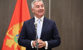 Đukanović čestitao Šarčeviću: Brilijantan nagovještaj sjajne karijere