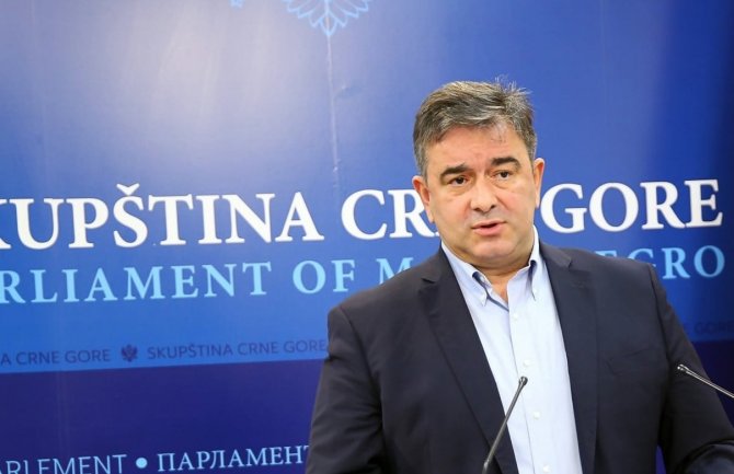 Medojević: Bojkotom i protestima do formiranja prelazne Vlade
