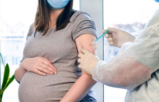 Ne postoji veza između vakcine i pobačaja