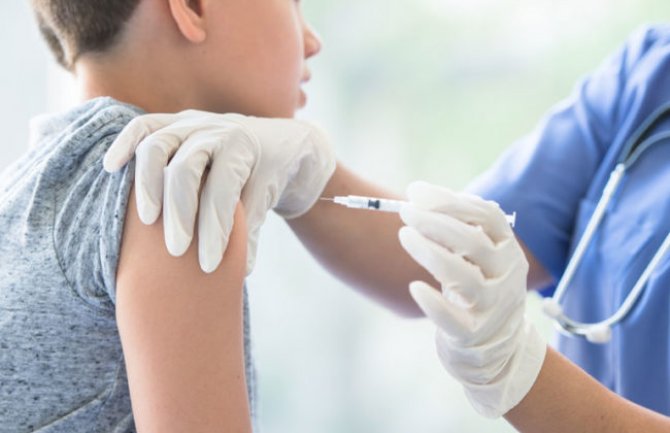 Predsjednik Udruženja pedijatara: Vaksinisati i djecu