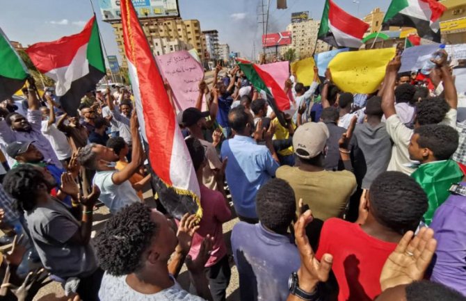 Demonstranti u Sudanu traže obnovu civilne vlasti