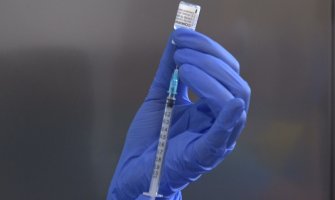 Astra Zeneka: Vakcina može izazvati krvne ugruške