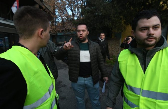 Pogačar: Vučiću policiju ne izvodi na goloruk narod, neće ostati na ovome
